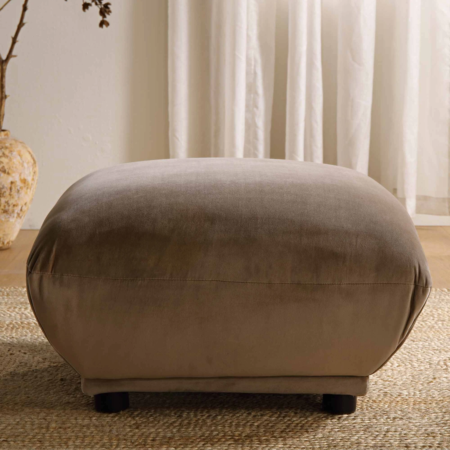 Gianni Pouffe, Mink Velvet - Image 4